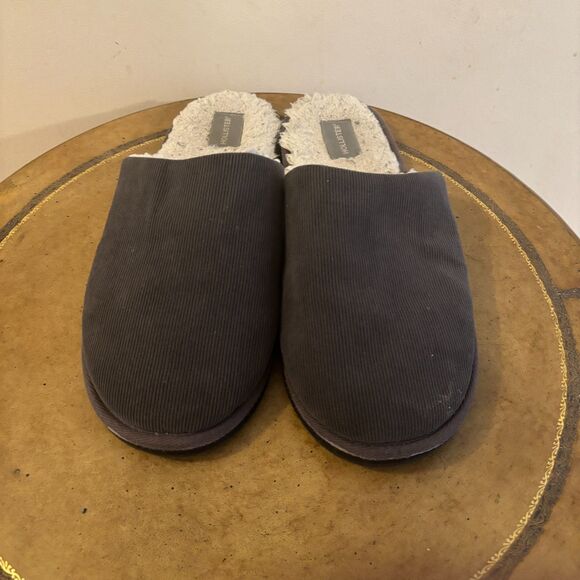 Hollister Gray Slippers slide on - Picture 1 of 7